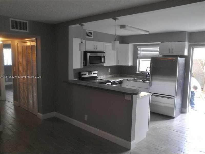 214 1st St - Photo 1