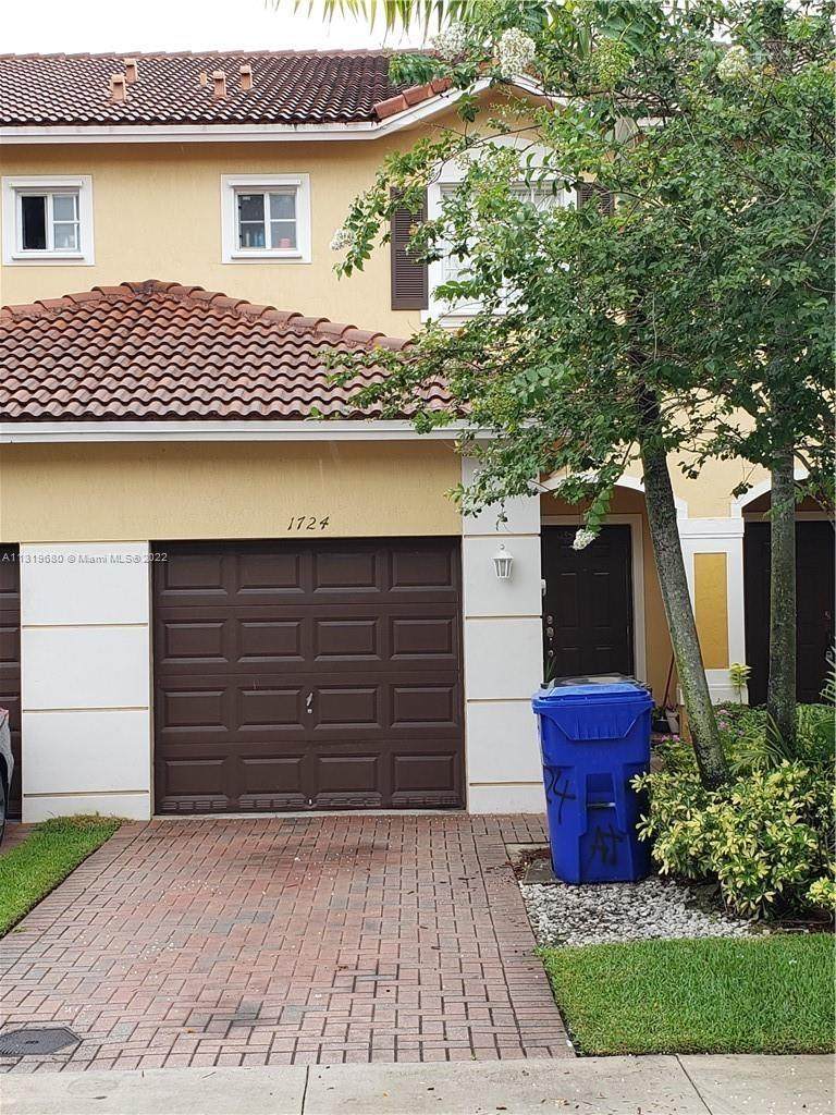 1724 81st Way - Photo 1