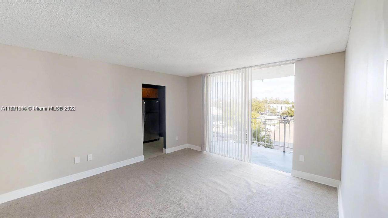 484 165th St Rd - Photo 1