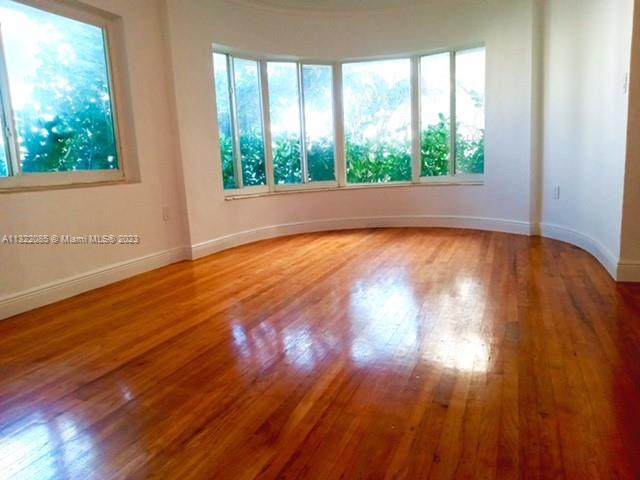 6941 Bay Dr - Photo 1