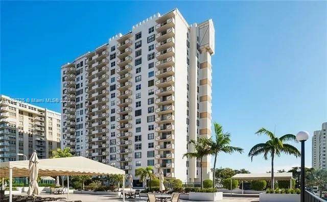 1865 Ocean Dr - Photo 1