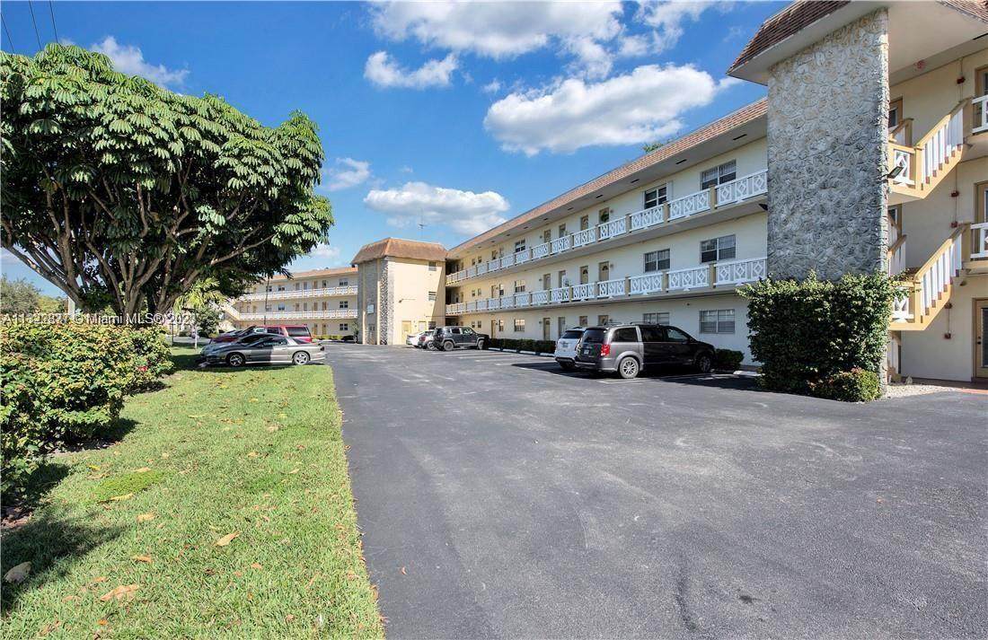 5151 Oakland Park Blvd - Photo 1