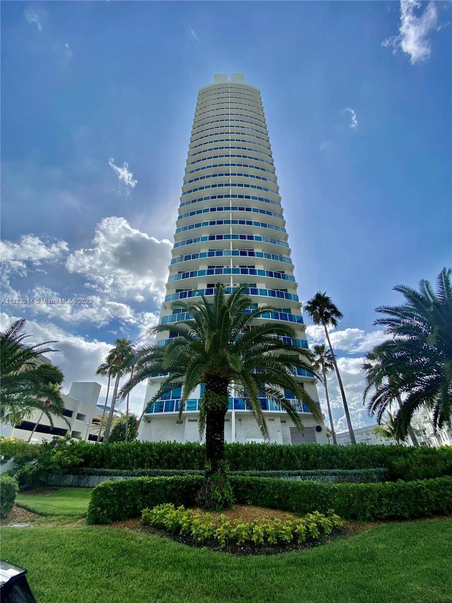 1945 Ocean Dr - Photo 1