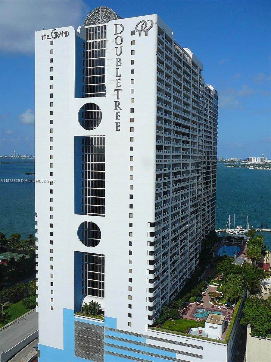 1717 Bayshore Dr - Photo 1