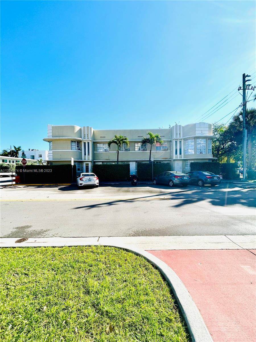 1455 Michigan Ave - Photo 1