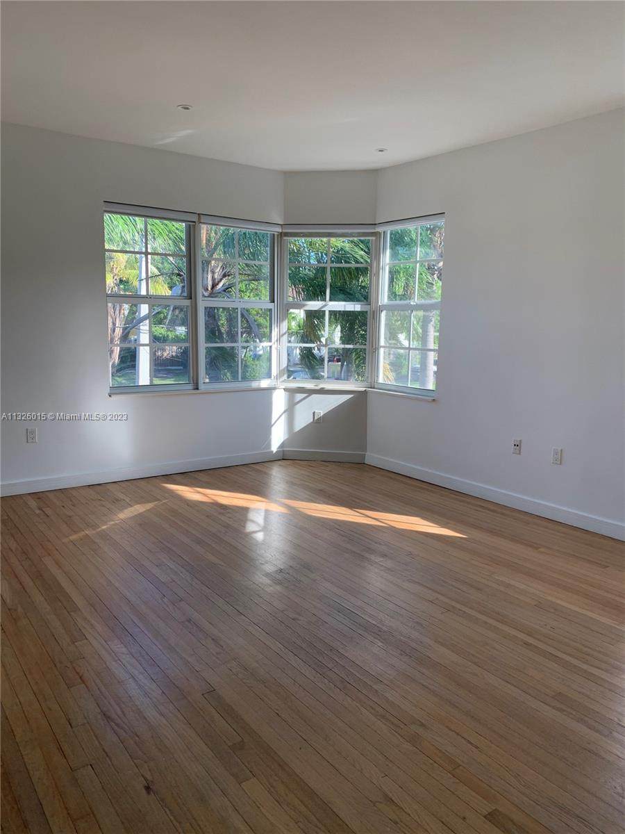2840 Pine Tree Dr - Photo 1