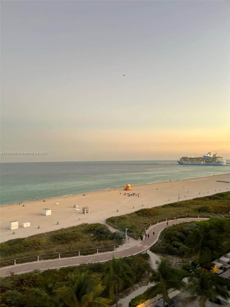 345 Ocean Dr - Photo 1