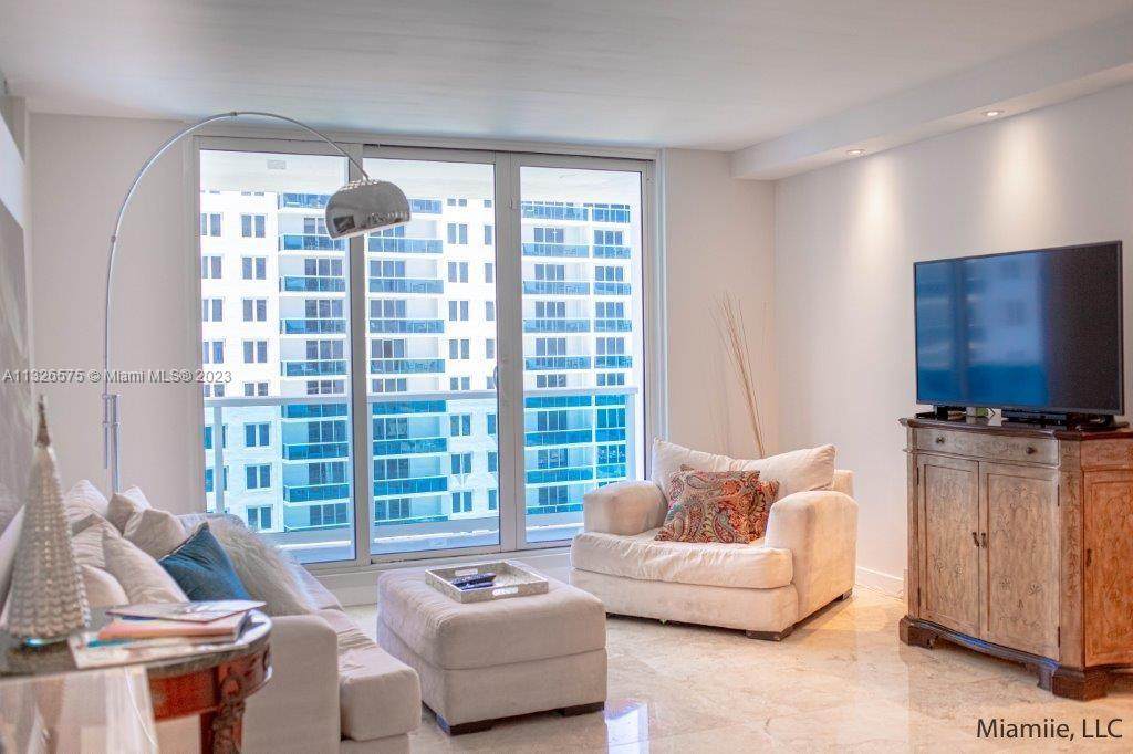 2301 Collins Ave - Photo 1