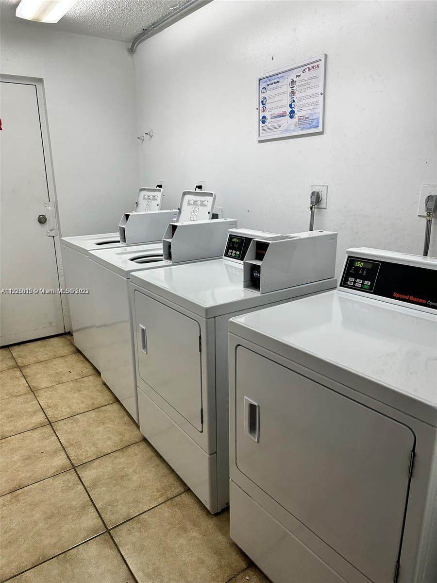 7165 186th St - Photo 1
