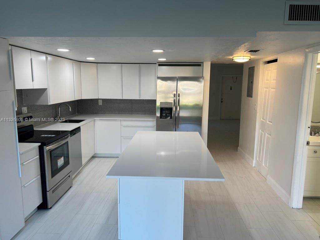 569 University Dr - Photo 1