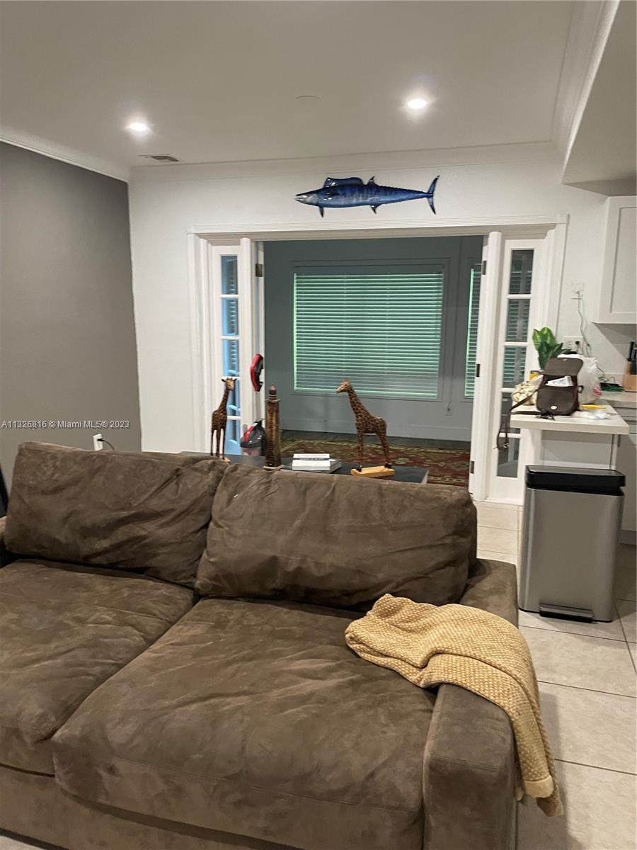 1 Edgewater Dr - Photo 1