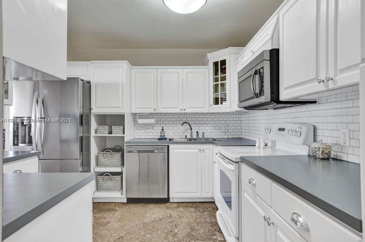 900 Bay Dr - Photo 1