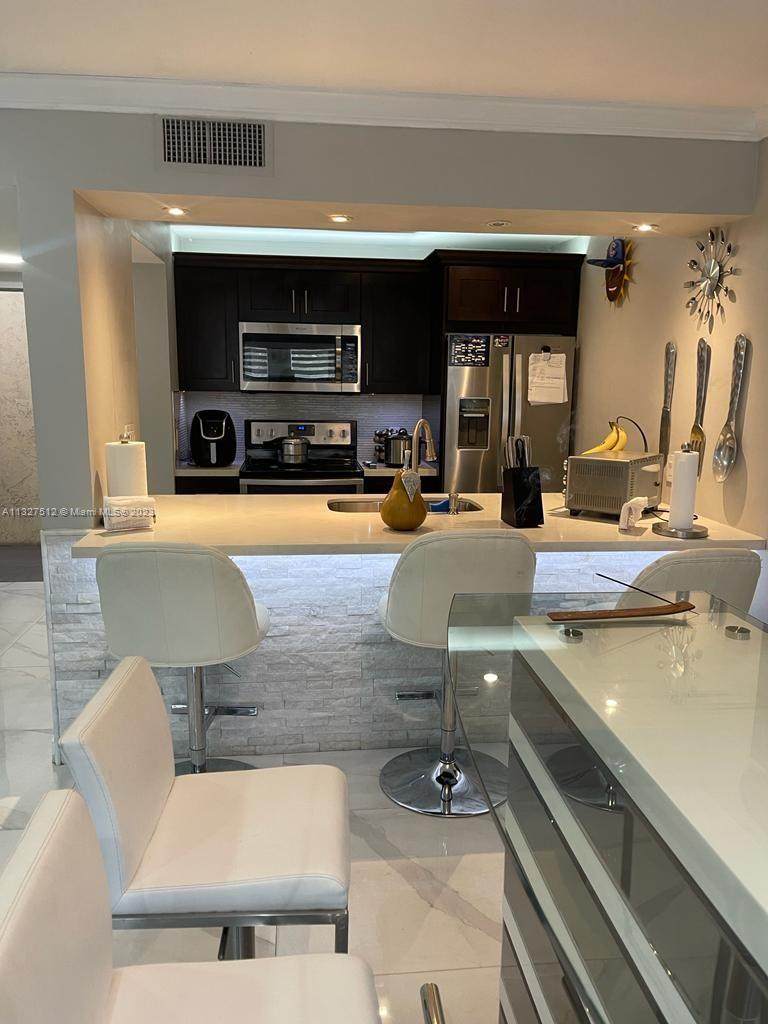 8160 Geneva Ct - Photo 1