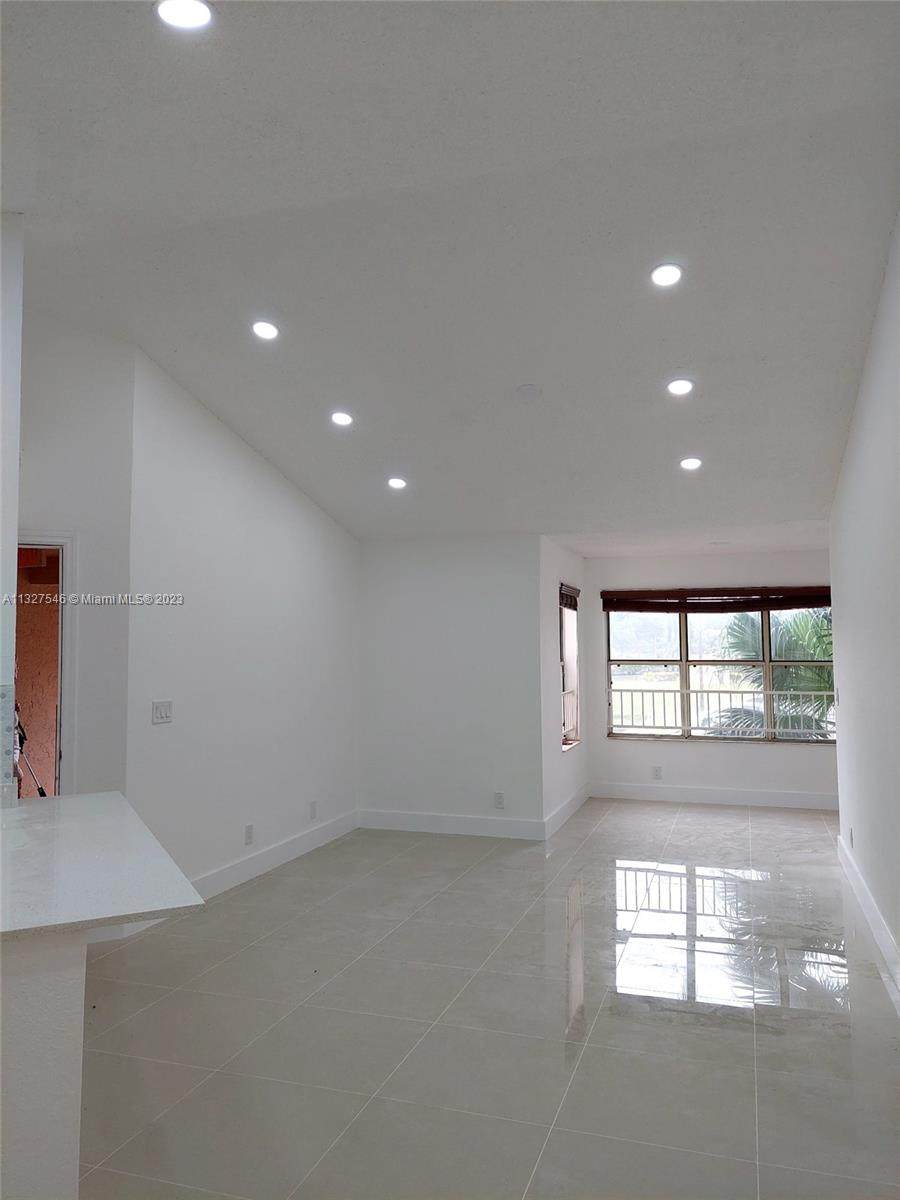 3320 Pinewalk Dr N - Photo 1