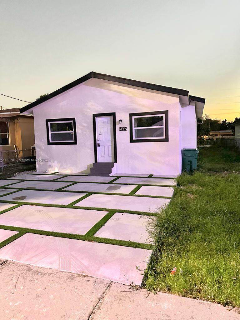 2332 59th St - Photo 1