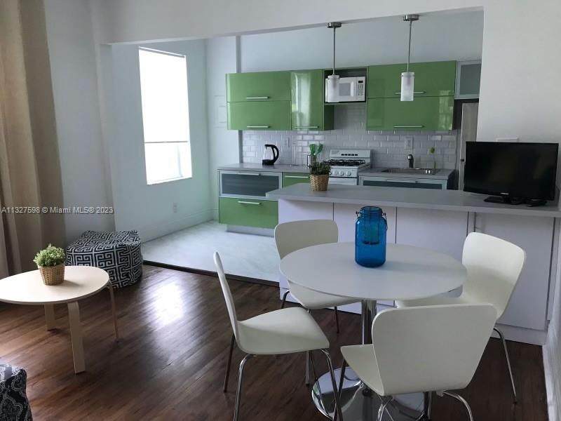 1618 Michigan Ave - Photo 1