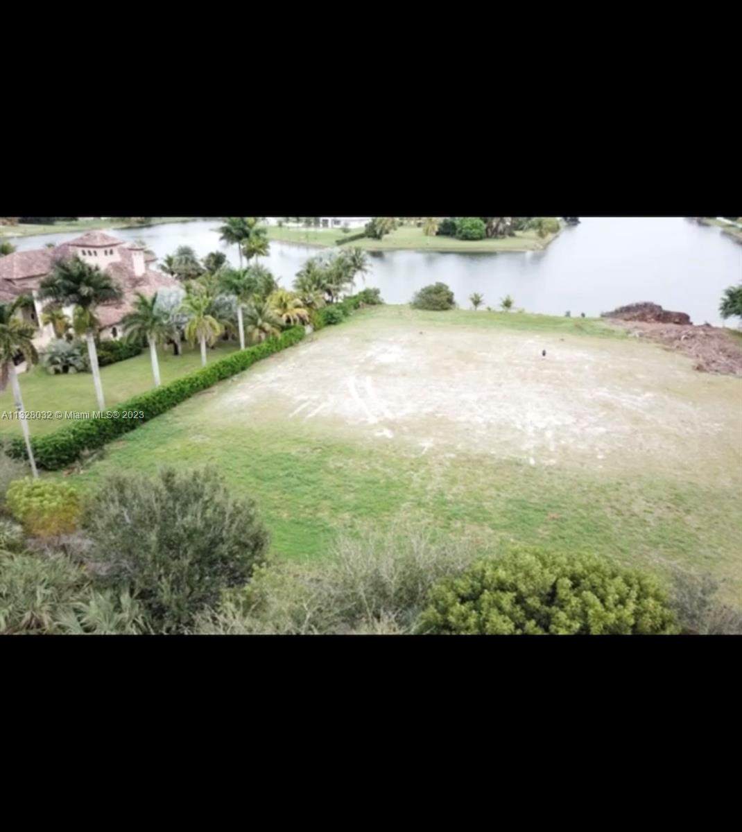5750 Peppertree Cir W - Photo 1