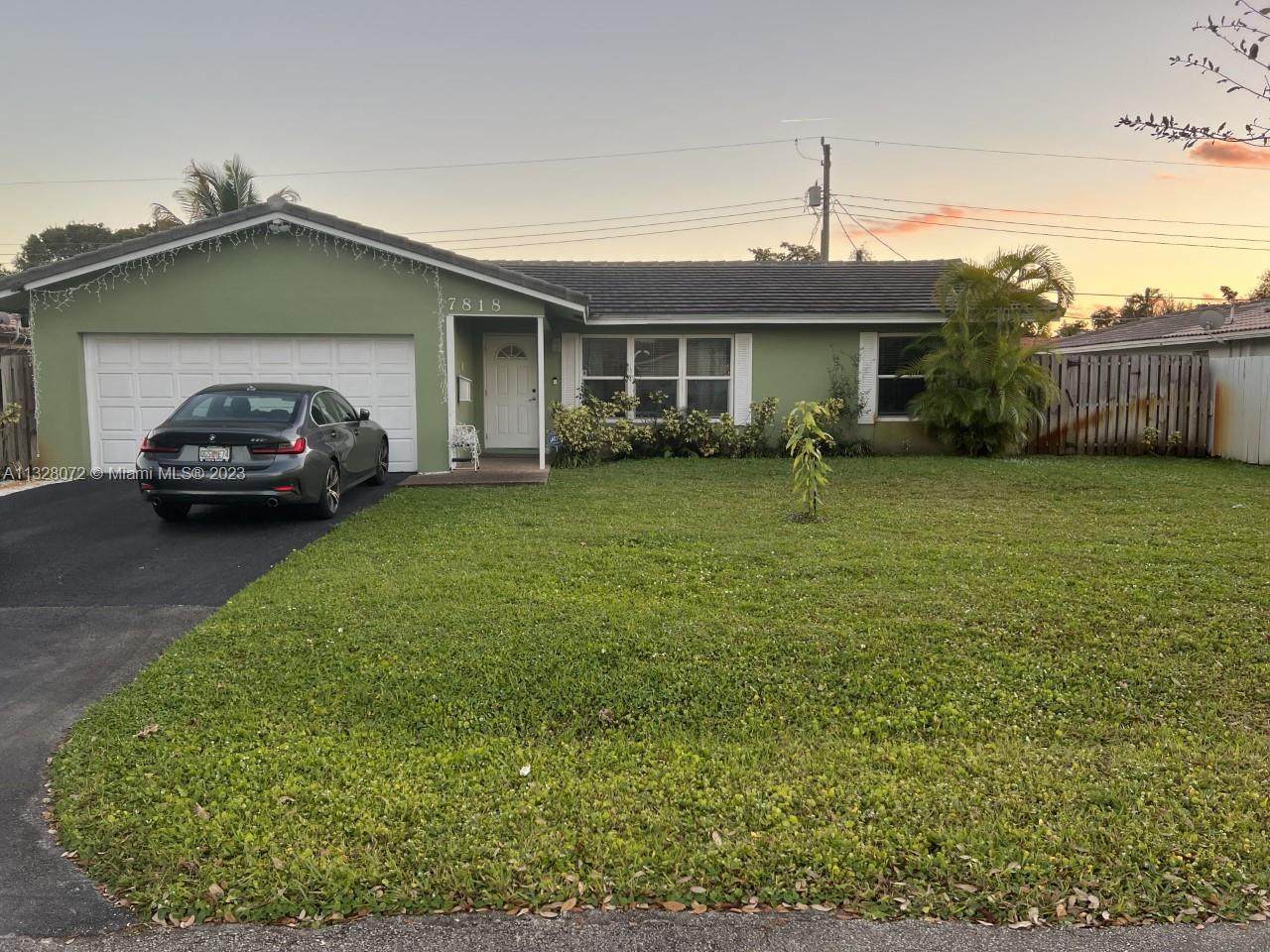 7818 40th Ct - Photo 1