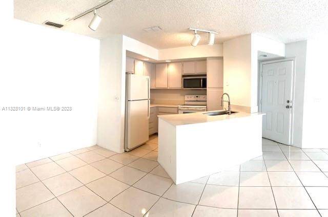 3310 Pinewalk Dr N - Photo 1