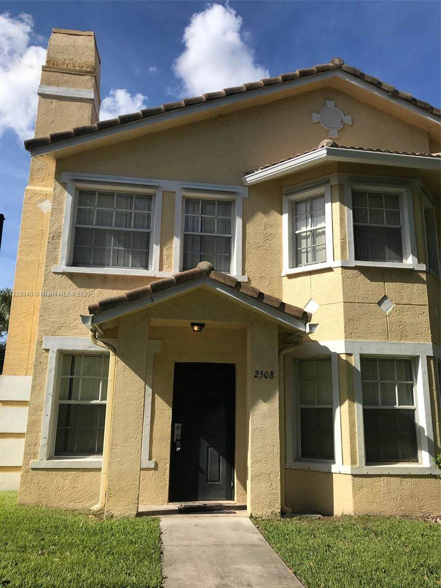 2508 Belmont Ln - Photo 1