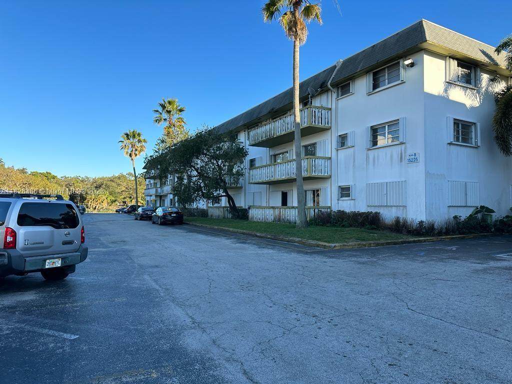 15225 6th Ave - Photo 1