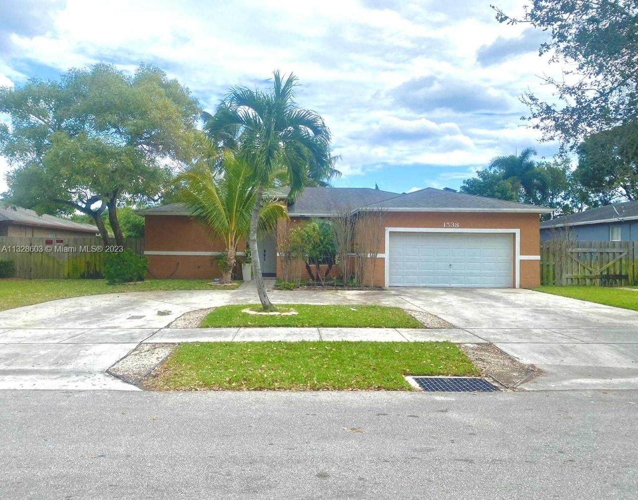 1538 7th Ln - Photo 1