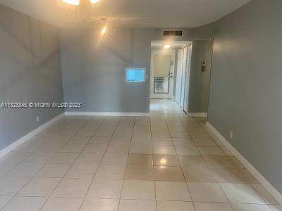 2831 Somerset Dr - Photo 1