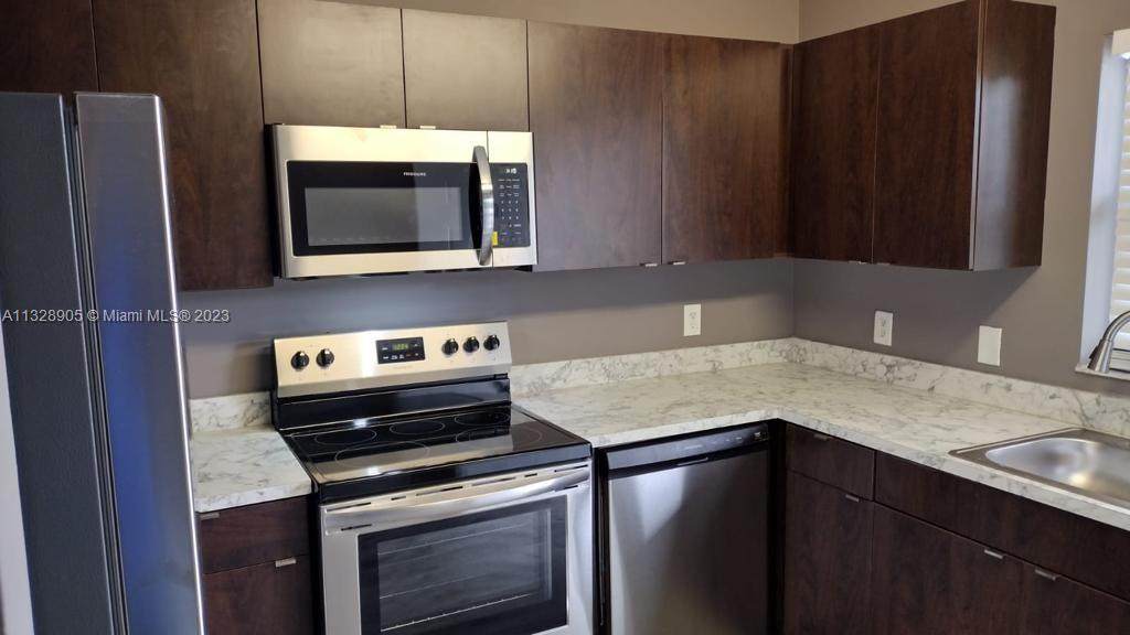 617 Ixoria Ave - Photo 1
