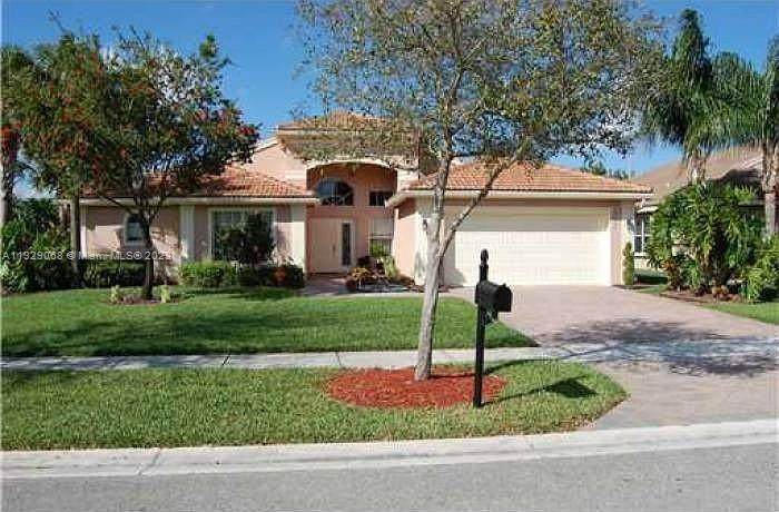 7651 Tarpon Cove Cir - Photo 1