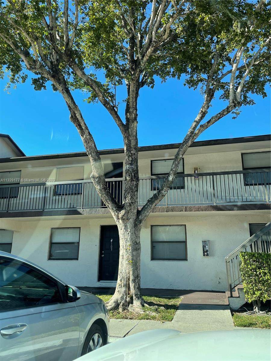 6040 Shakerwood Cir - Photo 1