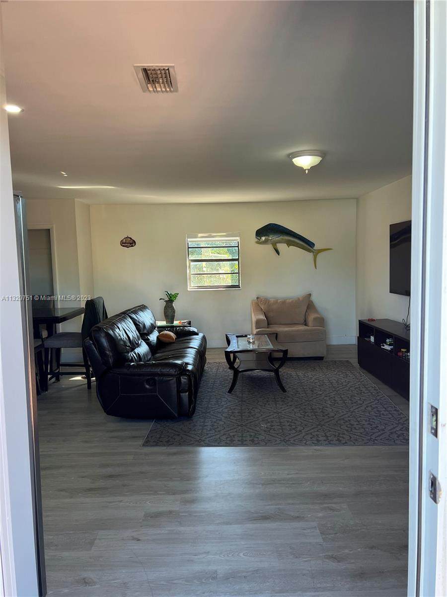 840 11th Pl - Photo 1