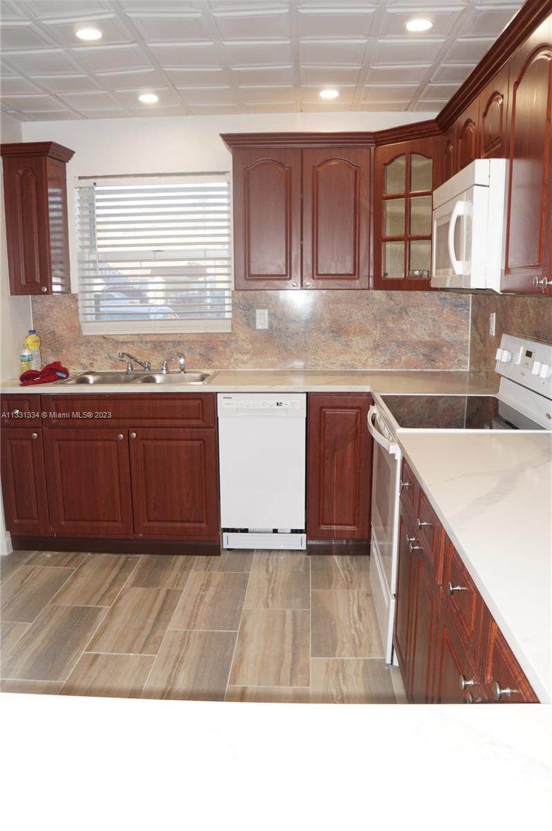 1400 55th St - Photo 1