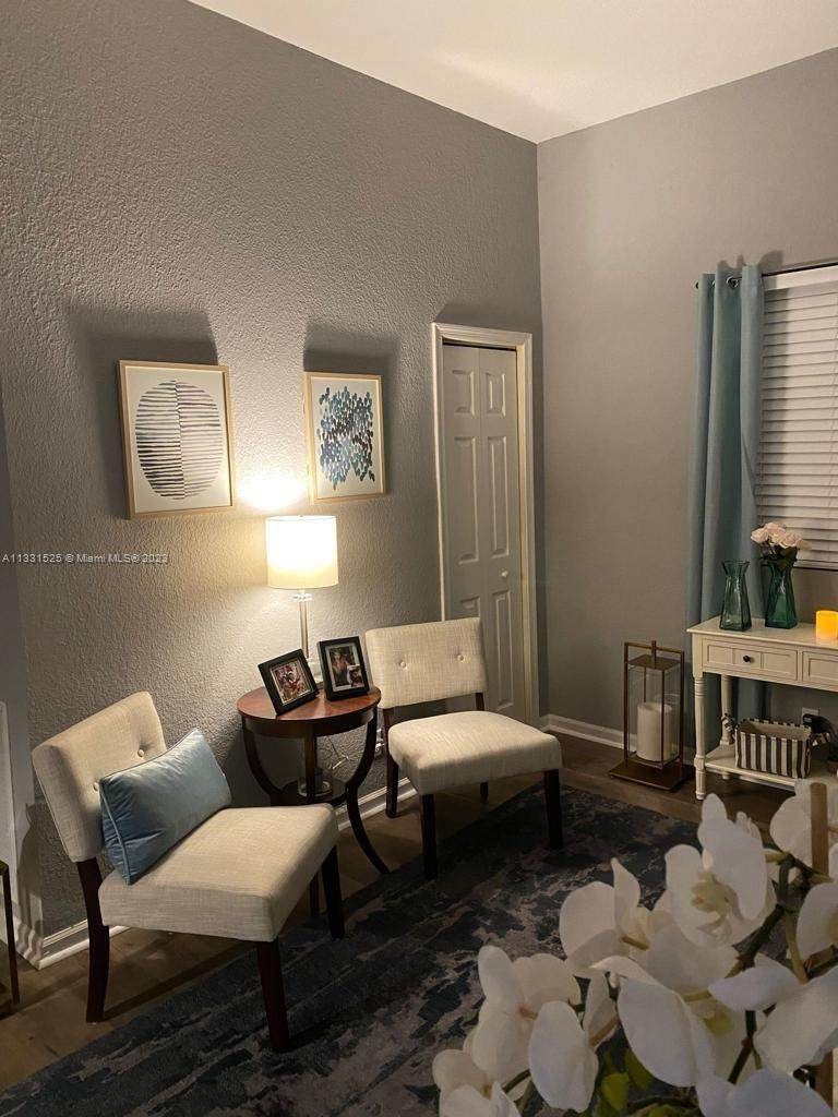 3207 Pinewood Ave - Photo 1