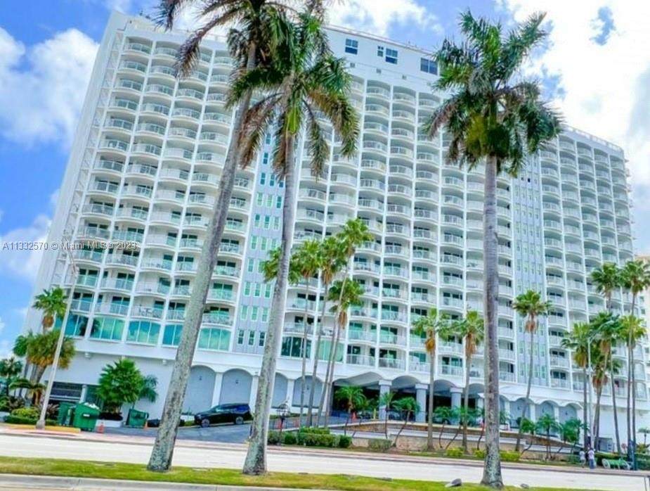 5401 Collins Ave - Photo 1
