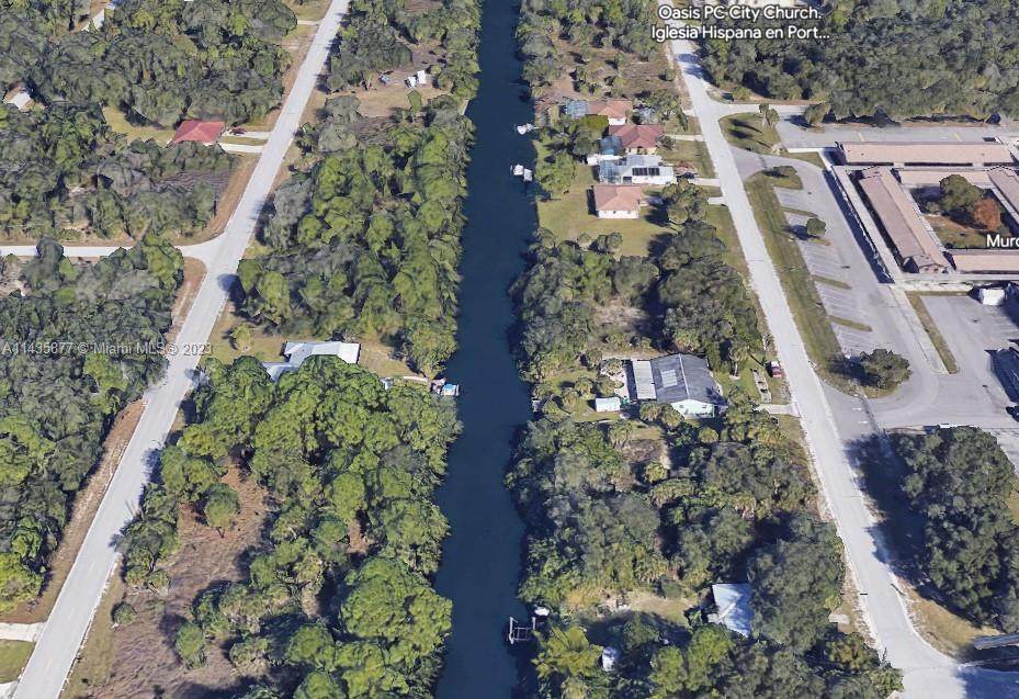 2065 Cedarwood St - Photo 1