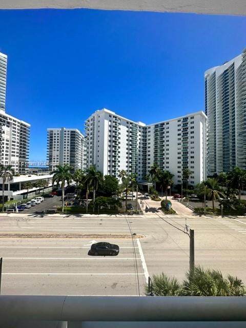 https://bt-photos.global.ssl.fastly.net/miami/orig_boomver_1_A11497155-2.jpg