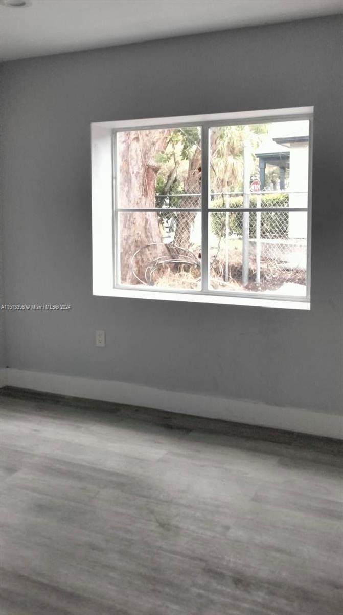 629 9th St - Photo 1
