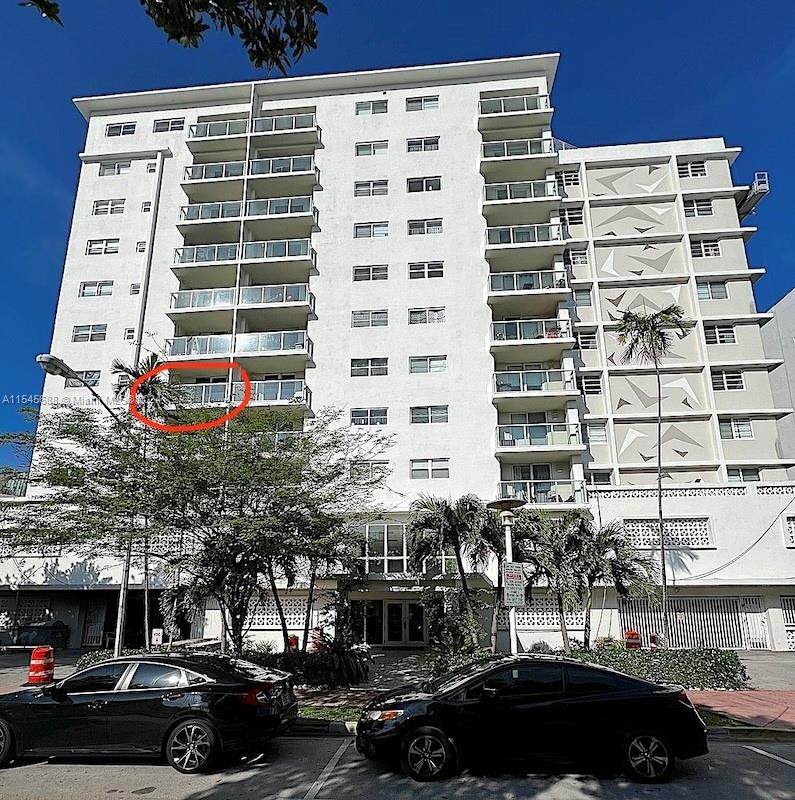 1750 James Ave - Photo 1