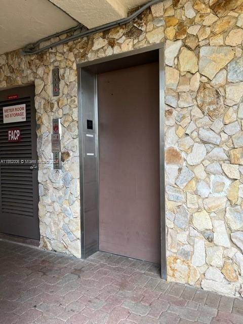 https://bt-photos.global.ssl.fastly.net/miami/orig_boomver_1_A11552006-2.jpg
