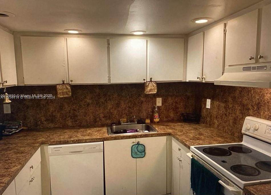 934 74th Ave - Photo 1