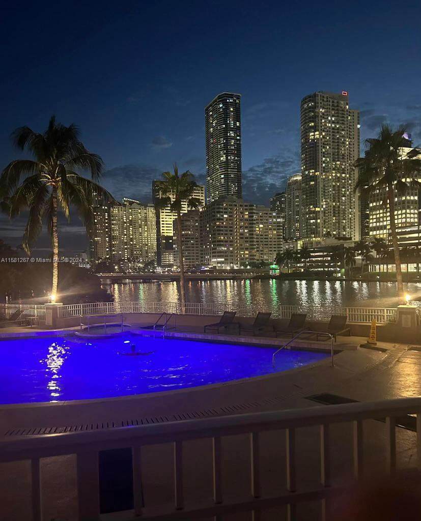https://bt-photos.global.ssl.fastly.net/miami/orig_boomver_1_A11581267-2.jpg