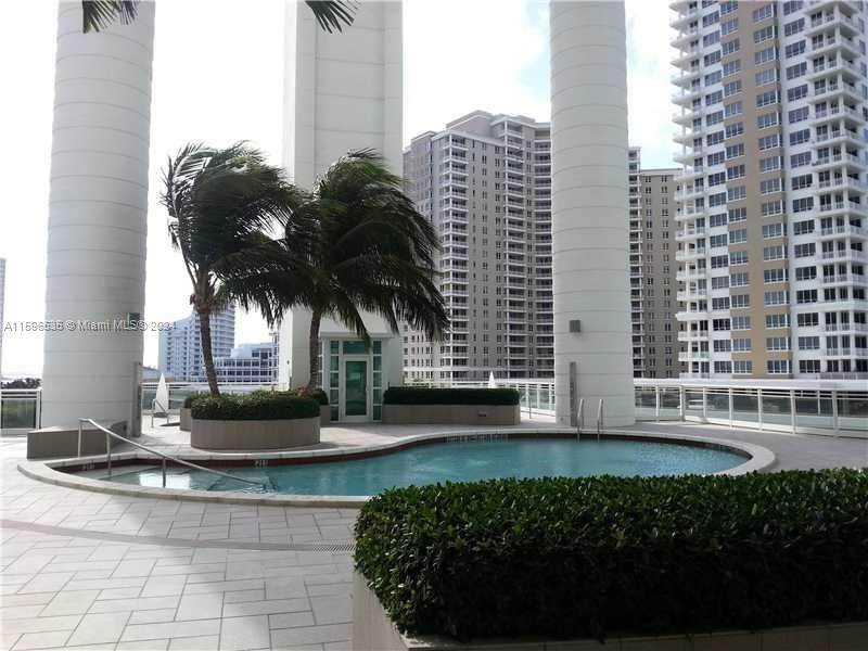https://bt-photos.global.ssl.fastly.net/miami/orig_boomver_1_A11596535-2.jpg
