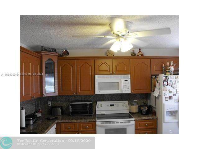 8040 Hampton Blvd - Photo 1