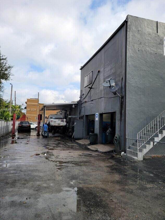 https://bt-photos.global.ssl.fastly.net/miami/orig_boomver_1_A11603607-2.jpg