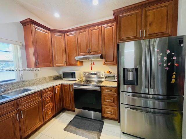 1004 49th Ave - Photo 1