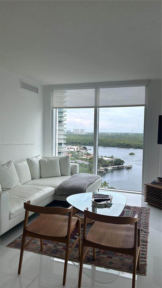 https://bt-photos.global.ssl.fastly.net/miami/1280_boomver_1_A11639197-2.jpg