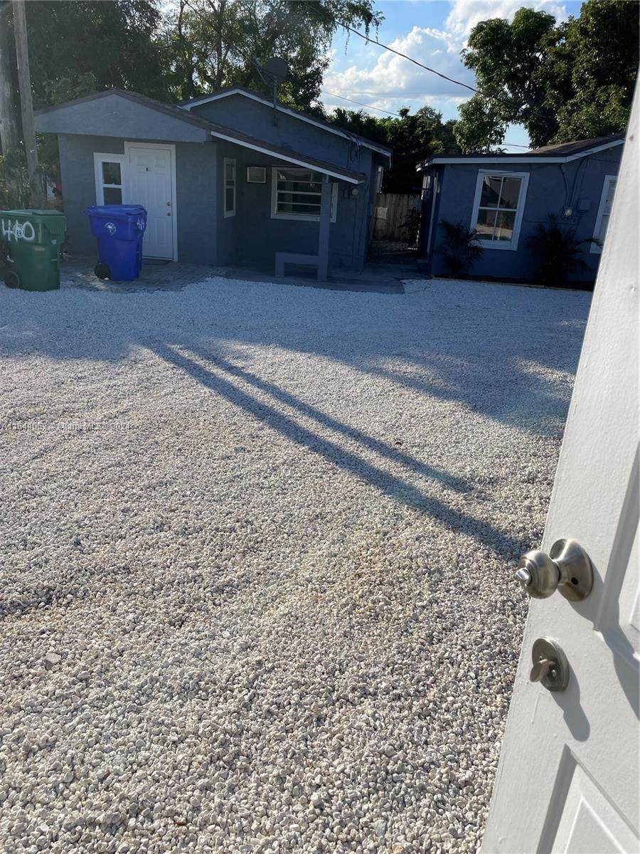 412 23rd Ct - Photo 1