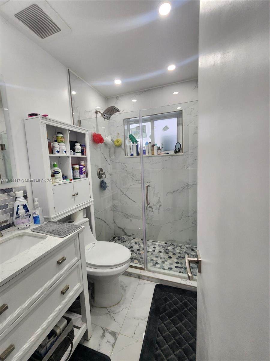 https://bt-photos.global.ssl.fastly.net/miami/1280_boomver_1_A11651117-2.jpg