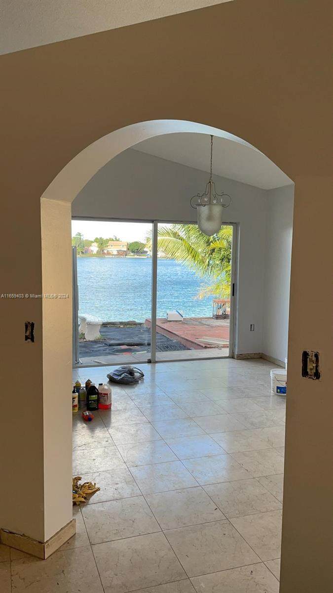 https://bt-photos.global.ssl.fastly.net/miami/orig_boomver_1_A11659403-2.jpg