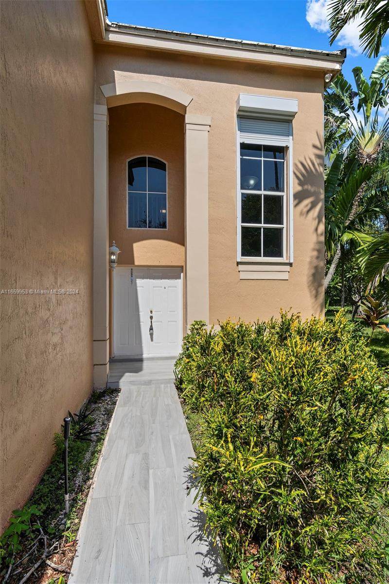 https://bt-photos.global.ssl.fastly.net/miami/orig_boomver_1_A11659953-2.jpg